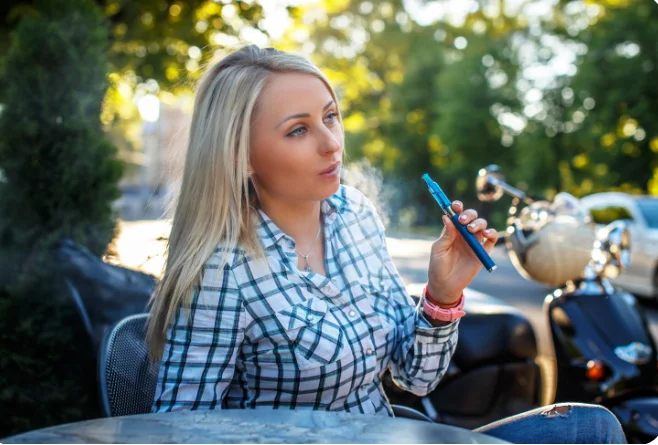 Top 10 Benefits of Using a Rechargeable Device for Vaping